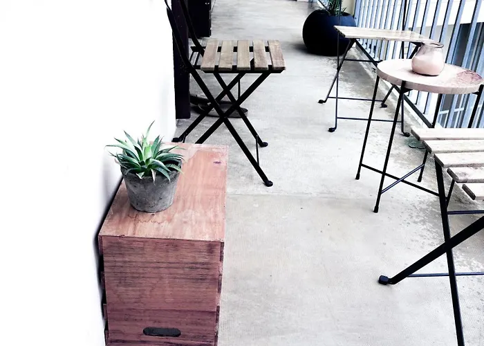 79m2 Proche Toulouse, Lumineux 2 Chambres, 1 Bureau Apartment